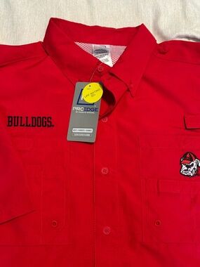 Pro Edge Men's Bright Red Bulldogs Button-Down Shirt